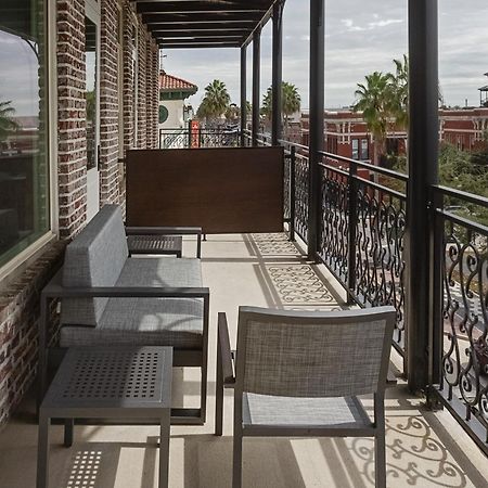 Hotel Haya タンパ エクステリア 写真